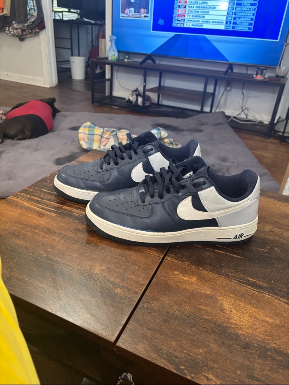 Nike Low-Top Sneakers in Navy and White - Men's